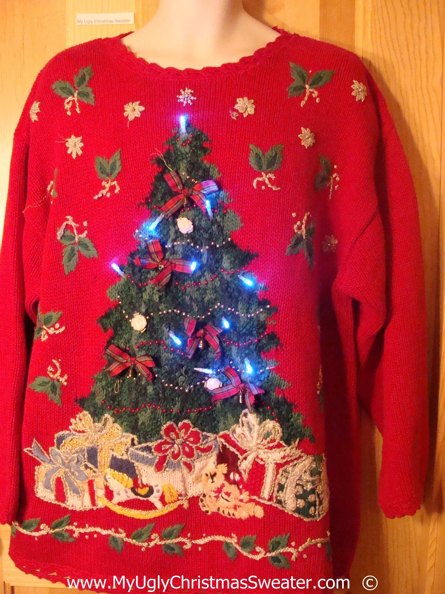 Red Christmas Sweater with Lights with Huge Tree (g238)